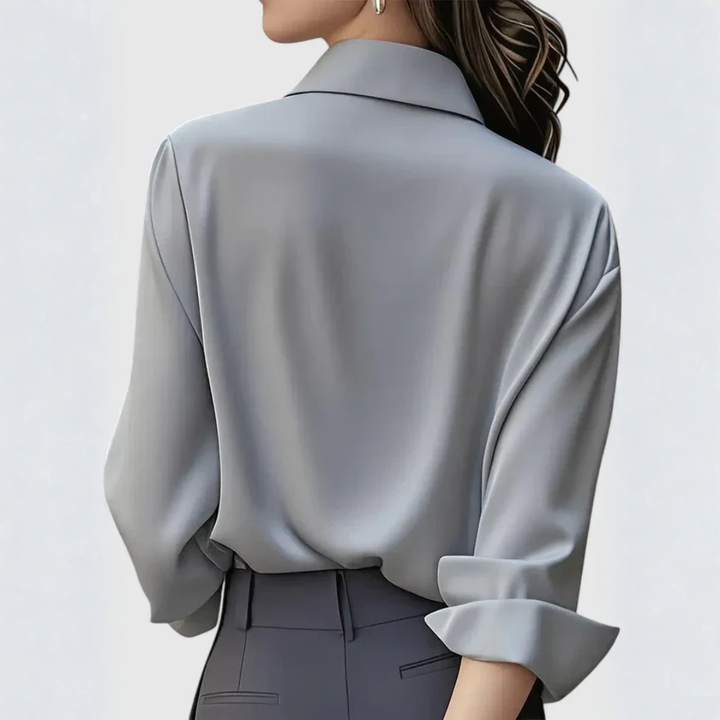Selena | Dames Satijnen Blouse met Knopen Shorts