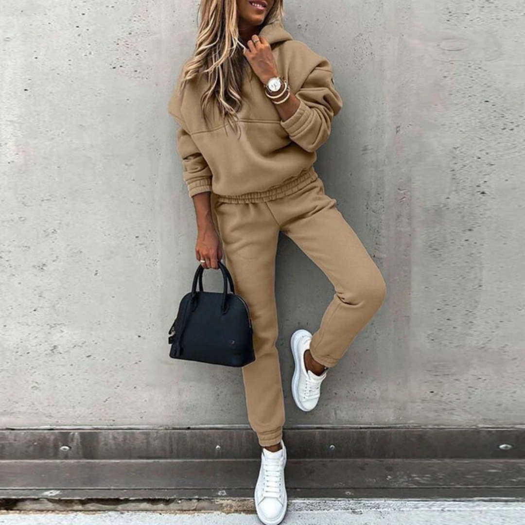 Nora | Dames Minimalistische Comfort Fit Tracksuit Set