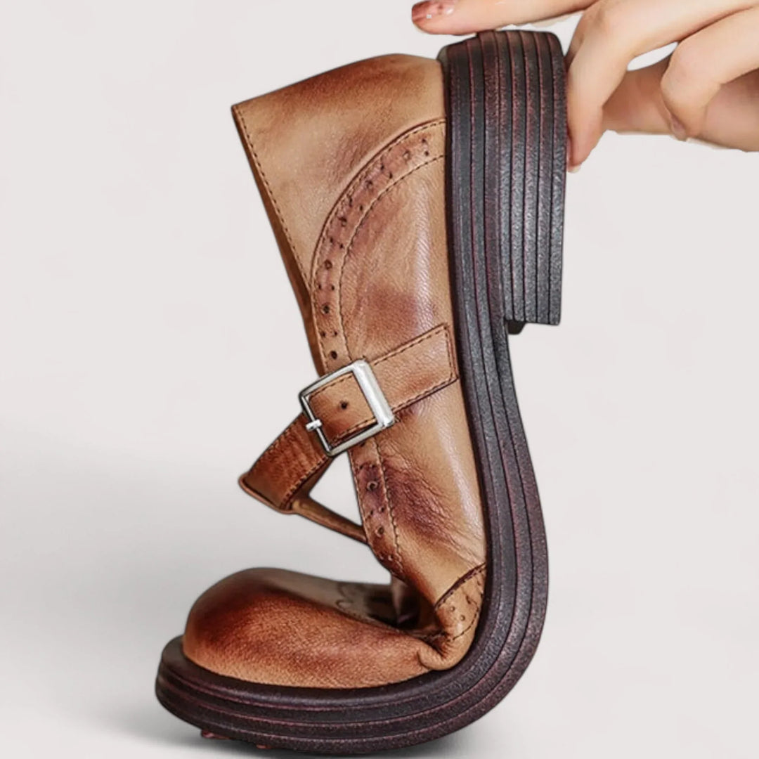 Damaris | Dames Schoenen Met Gespband En Ronde Neus
