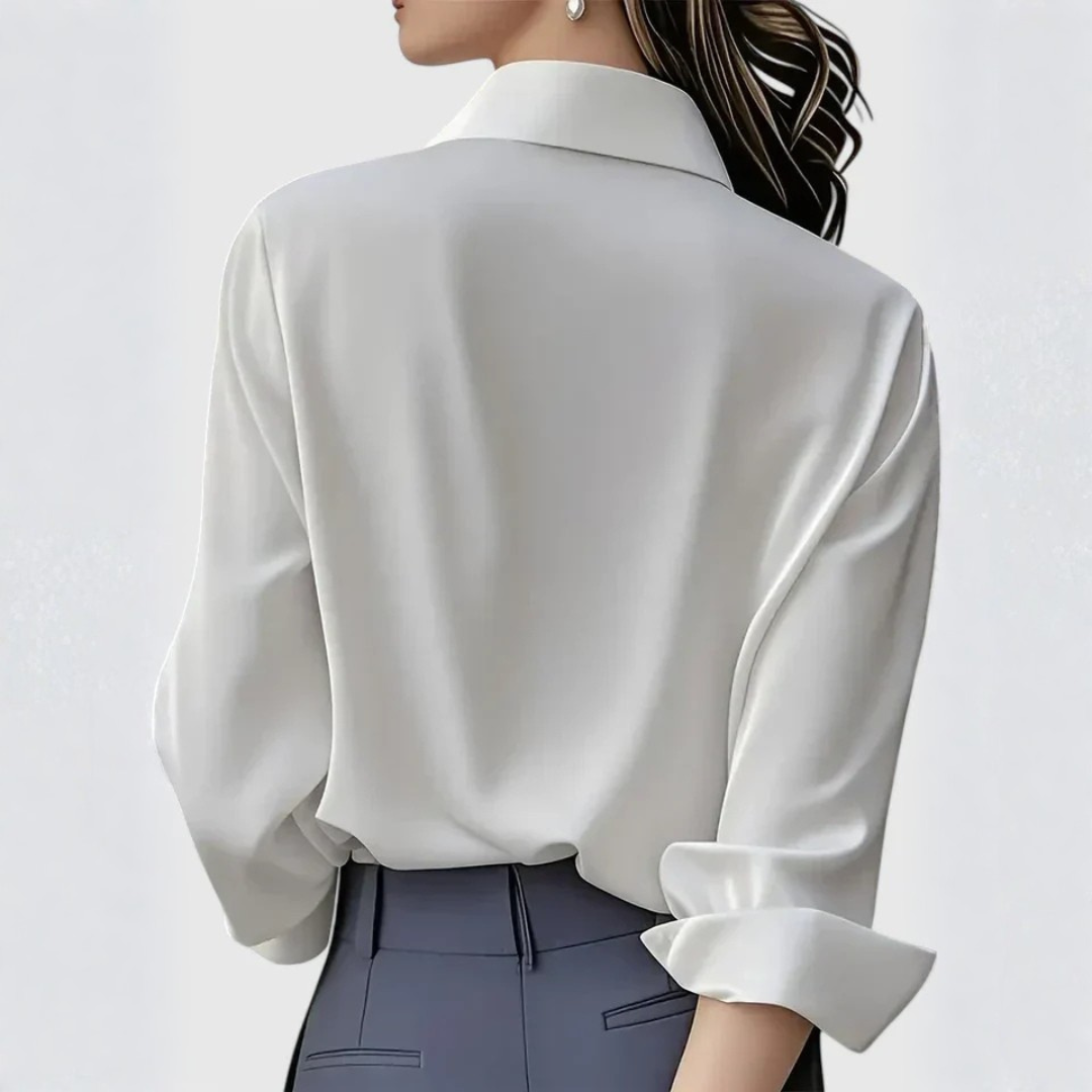 Selena | Dames Satijnen Blouse met Knopen Shorts
