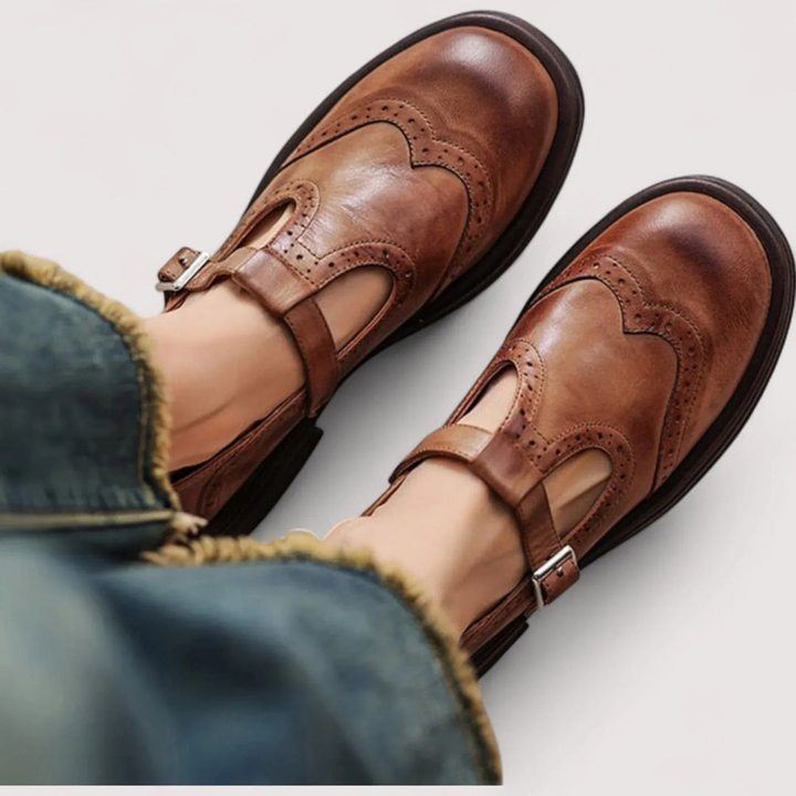 Damaris | Dames Schoenen Met Gespband En Ronde Neus
