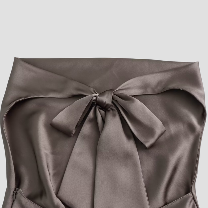 Jessica | Dames Mouwloze Satijnen Rugloze Blouse