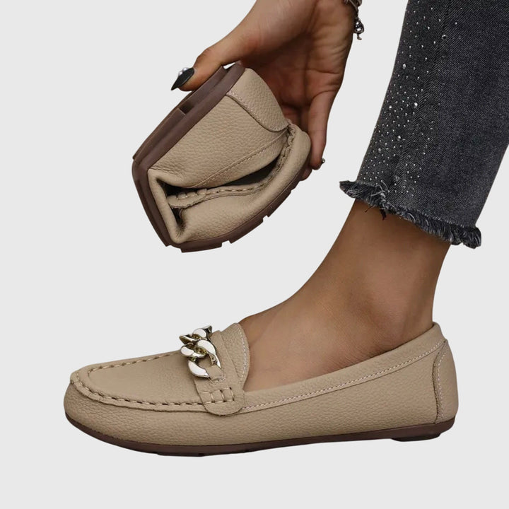 Desiree | Dames instaploafers met kettingdetail