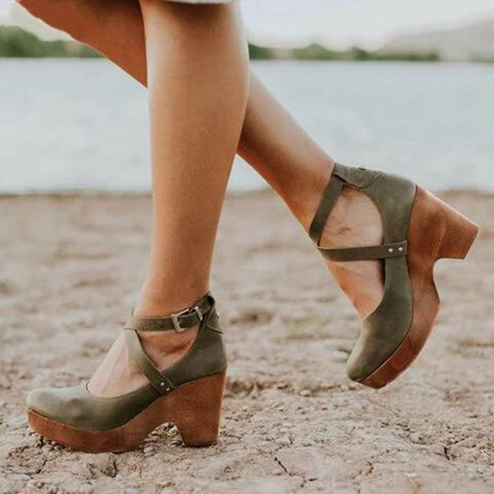 Eliza | Dames Schoenen Met Gespband En Plateauhak