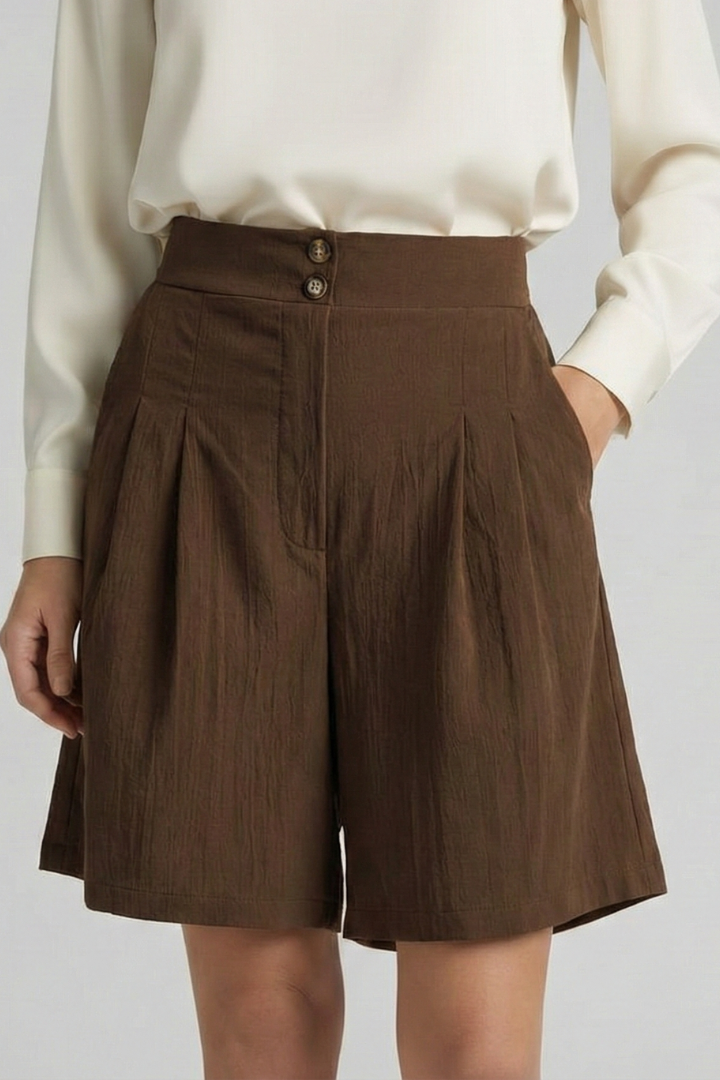 Kamila | Dames shorts met hoge taille en plooien in klassieke snit