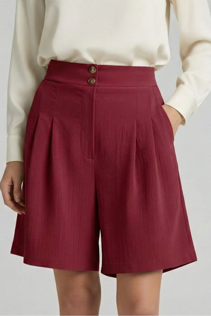 Kamila | Dames shorts met hoge taille en plooien in klassieke snit
