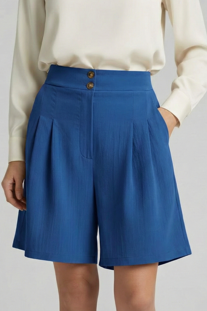 Kamila | Dames shorts met hoge taille en plooien in klassieke snit