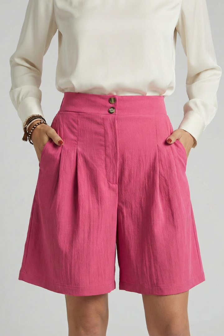 Kamila | Dames shorts met hoge taille en plooien in klassieke snit