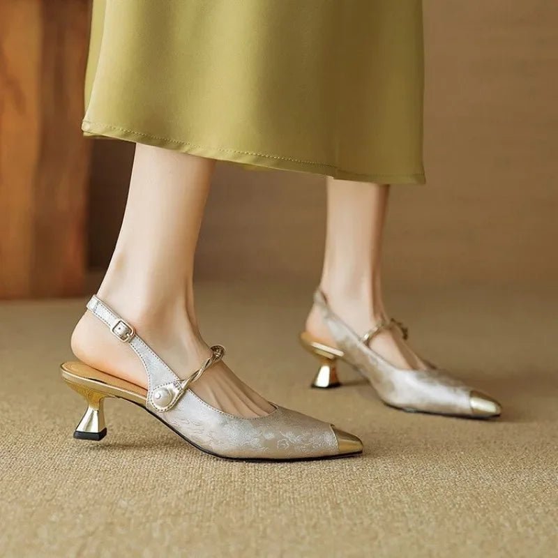 Dames Jacquard Slingback Pumps Parel Twisted Bandje Kitten Hak - Beige