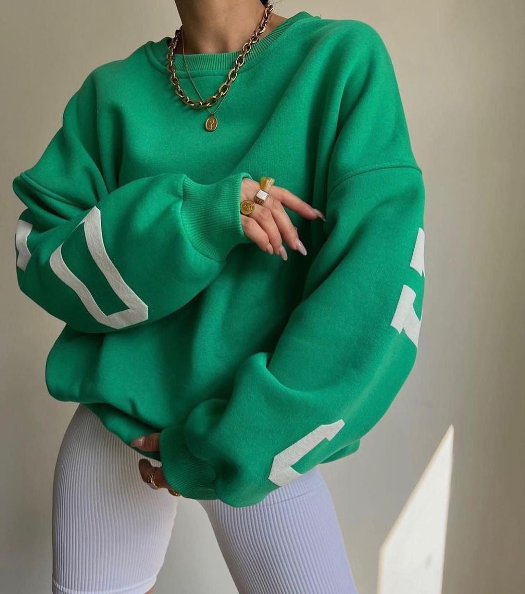 Dames Oversized Varsity-Print Fleece Crewneck Sweater - Green