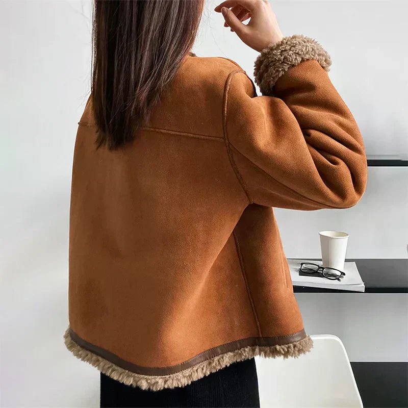 Dames Relaxed-Fit Knoopsluiting Sherpa-Gevoerde Suède Jas