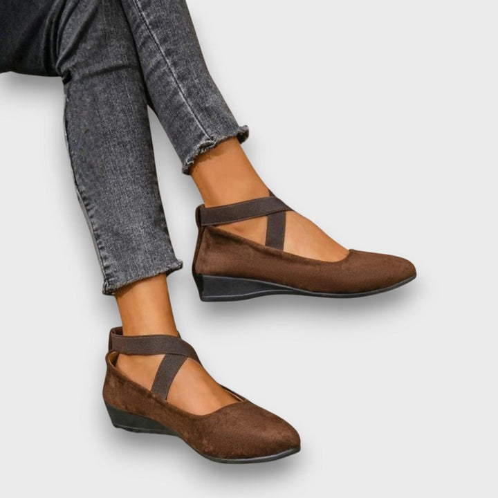Dames Suède Kruisband Sleehak Ballerina Platte Schoenen - Bruin