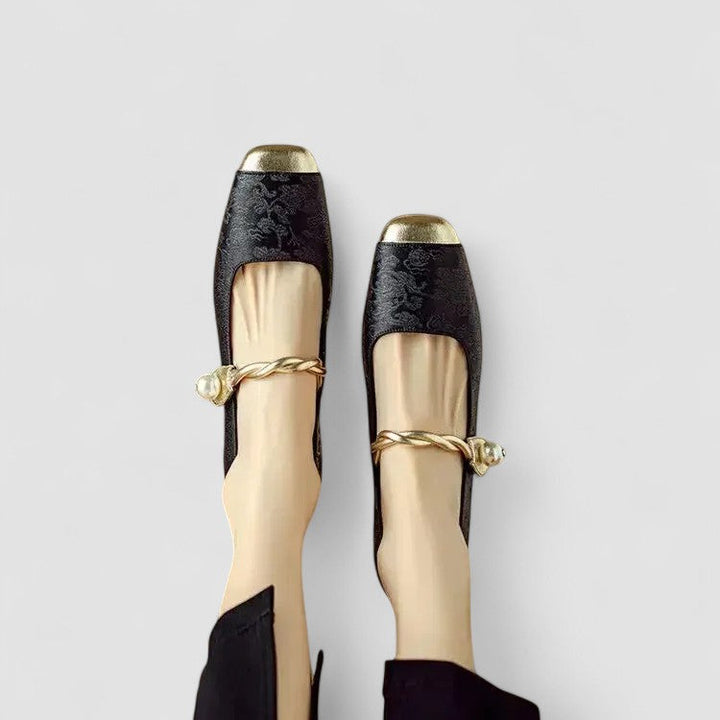 Riley | Dames schoenen met banddetail en lage hak