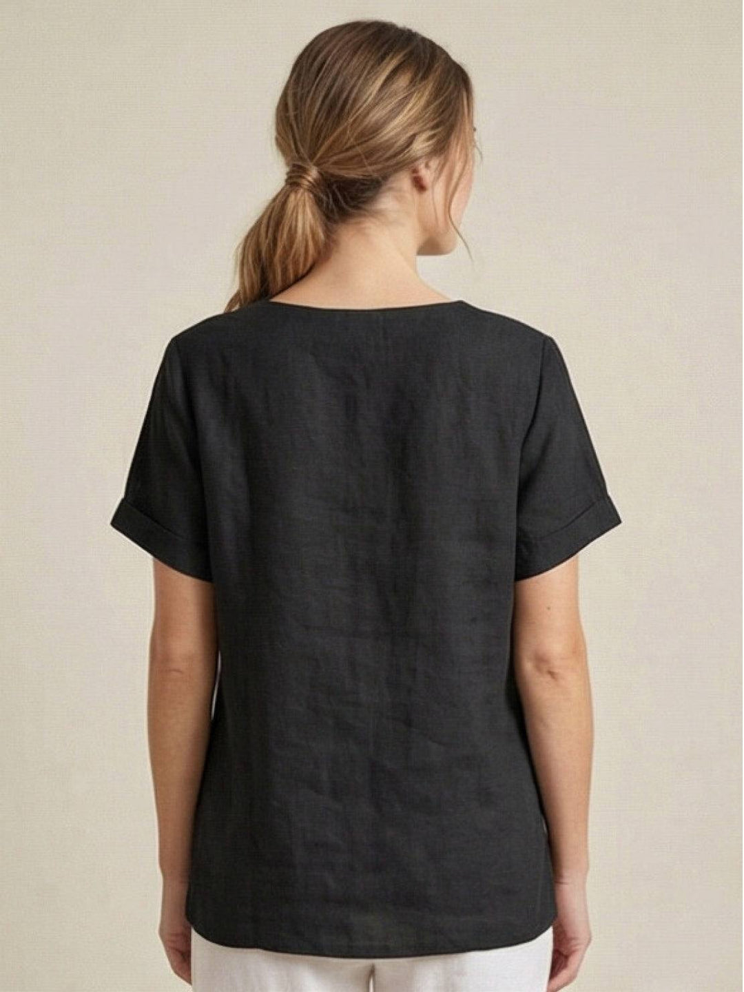 Amelia | Dames Linnen Blouse Met Ronde Hals En Knoopsluiting