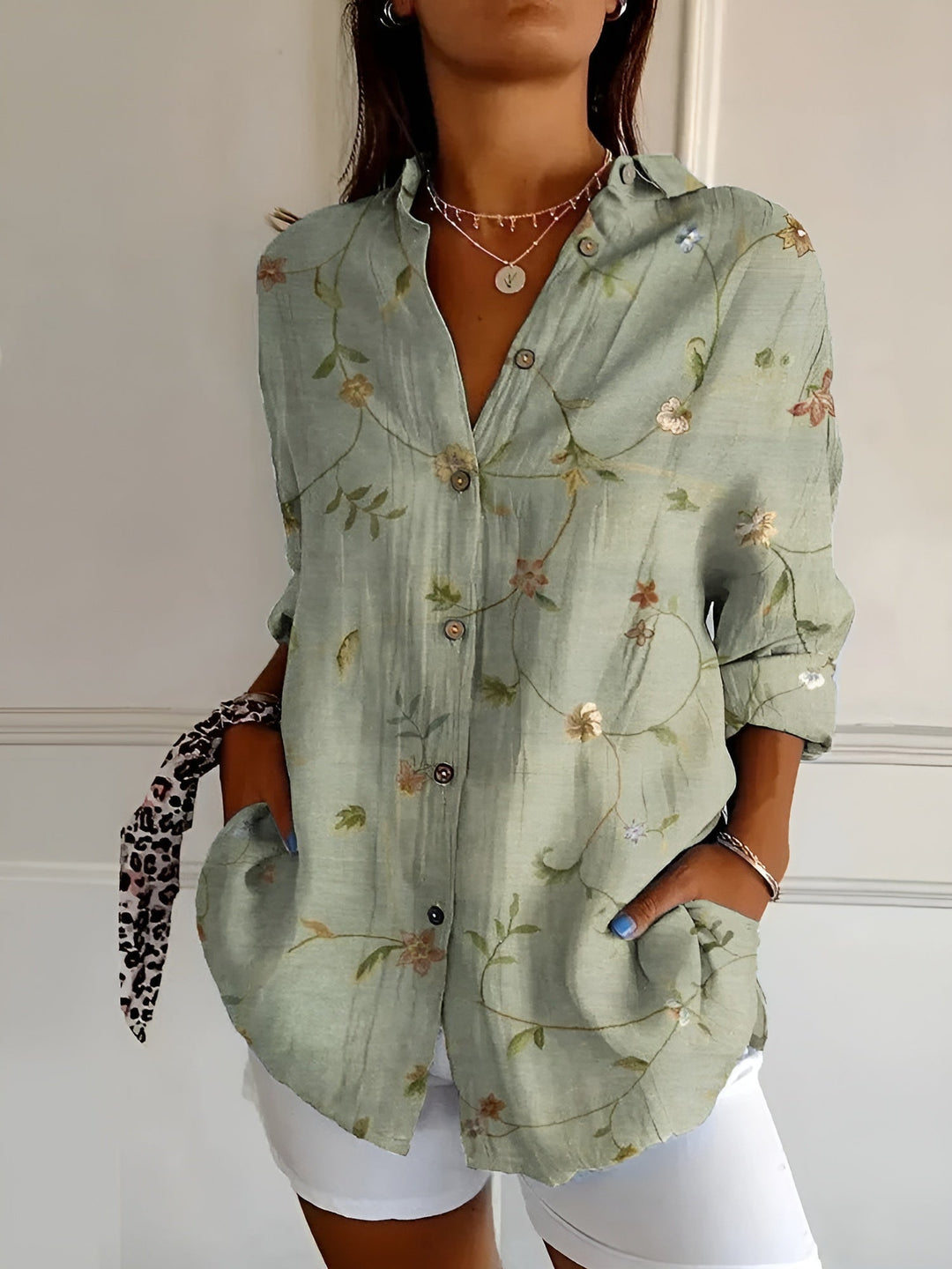 Claire | Dames Blouse Met Bloemenprint En Knoopsluiting Aan De Voorkant