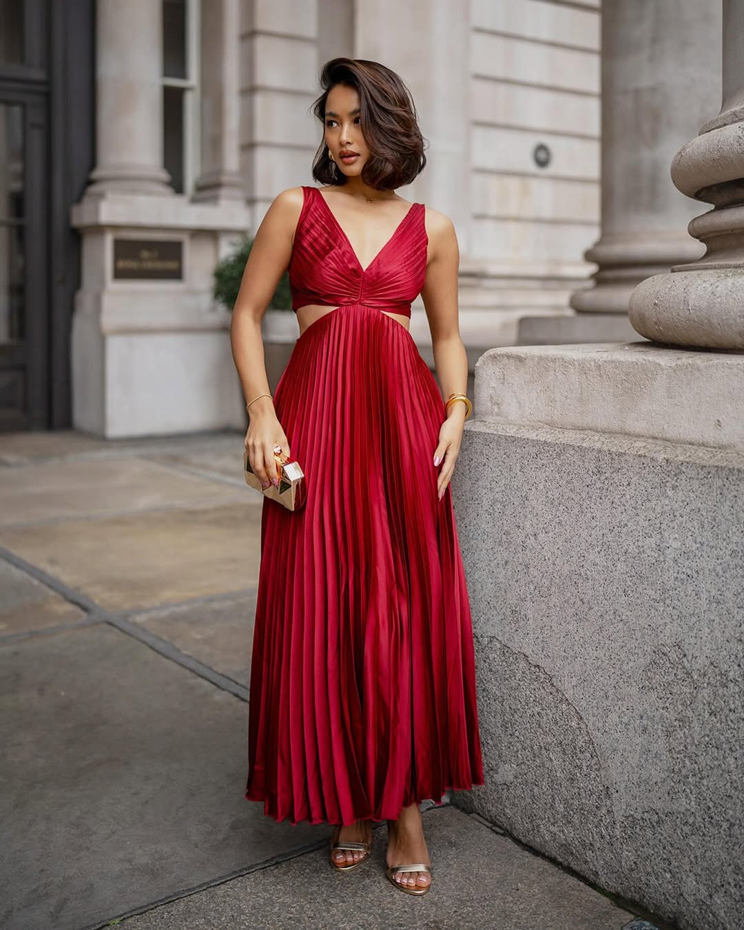 Jocelyn | Dames Geplooide Midi Jurk Met Cut-Out Taille Voor Bruiloftsgasten