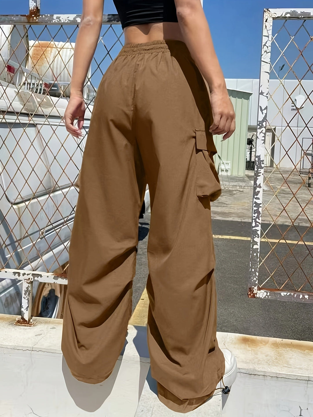 Chloe | Dames Cargo Broek Met Wijde Pijpen En Zakken